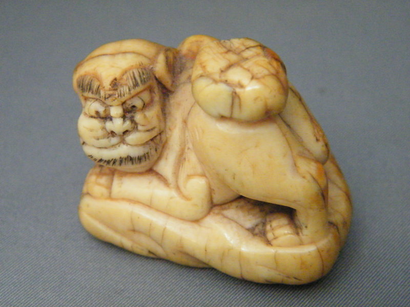 Rare Ivory Lion Karashishi Netsuke Edo prob18th Century