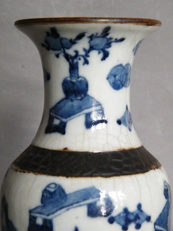Archaic Style Crackle Glaze Vase Tongzhi 1862-1874