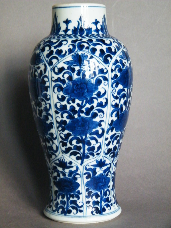 Fine 17th/18th Cent Blue & White Vase Kangxi 1662-1722