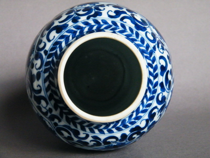 Fine 17th/18th Cent Blue &amp; White Vase Kangxi 1662-1722