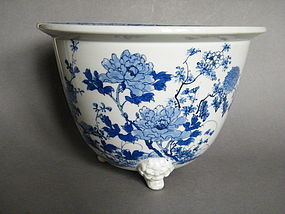 Japanese Porcelain Plant Holder, Meiji Period (1868-1911)