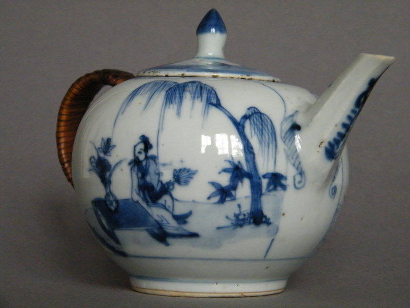 Rare Early 18C Chinese Export Porcelain Teapot Yongzheng 1723-1735