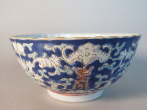 Nonya Enamelled Straits Chinese Chrysanthemum Bowl, mid 19th Century