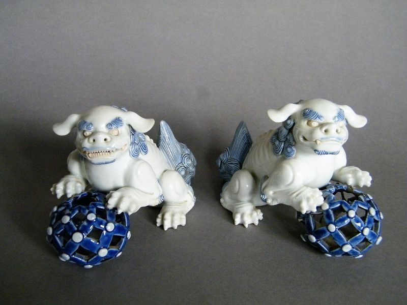 Fine Pair Japanese Hirado Porcelain Lions Shishi 狛犬 Late Edo 1820-1850