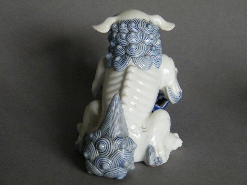 Fine Pair Japanese Hirado Porcelain Lions Shishi 狛犬 Late Edo 1820-1850