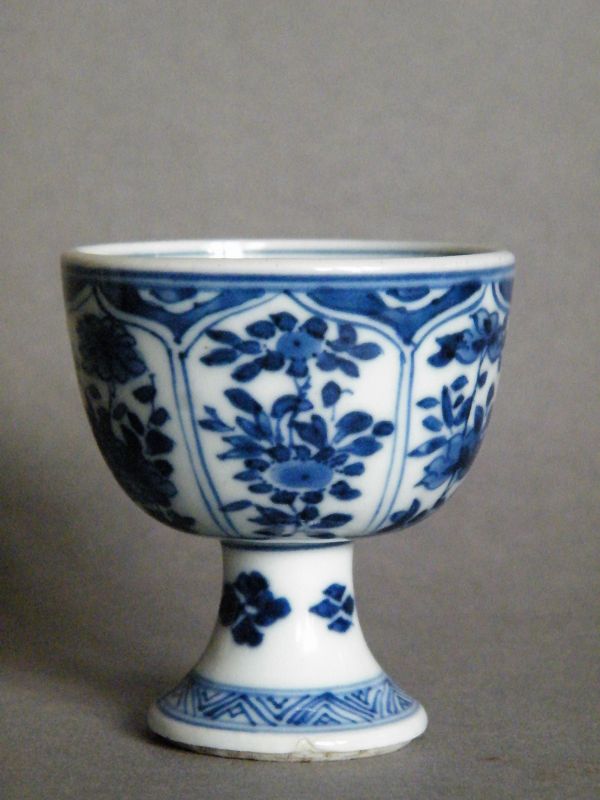 Rare Kangxi Blue &amp; White Chinese Porcelain Wine Cup circa 1690-1710