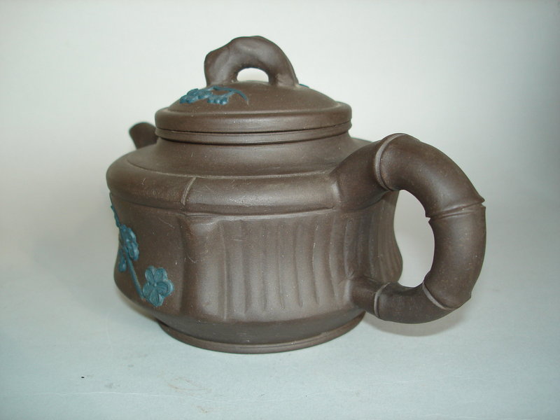 Chinese Yixing Stoneware Teapot - 20th Century