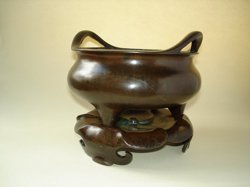 Fine 17th Century  Bronze Chinese Censer and Stand