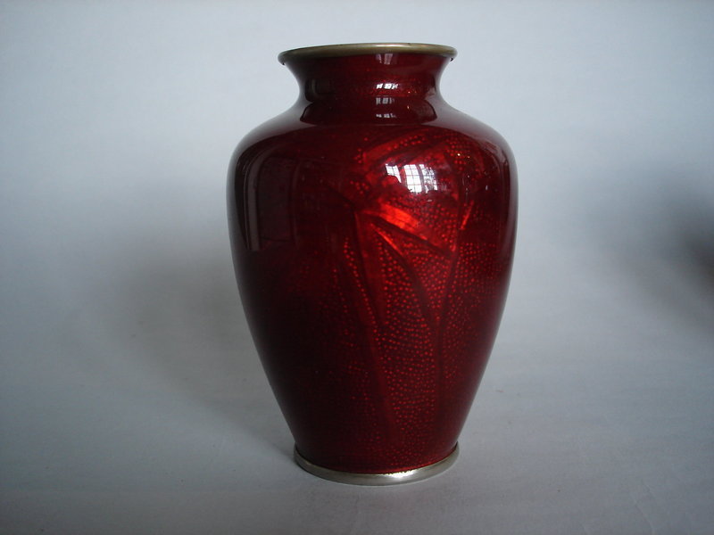 Pair of Ruby Red Baisse-taille Enamel Vases - Meiji