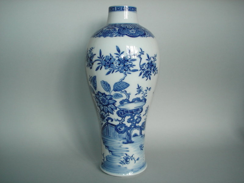 18th Century Chinese Export Vase - Qianlong