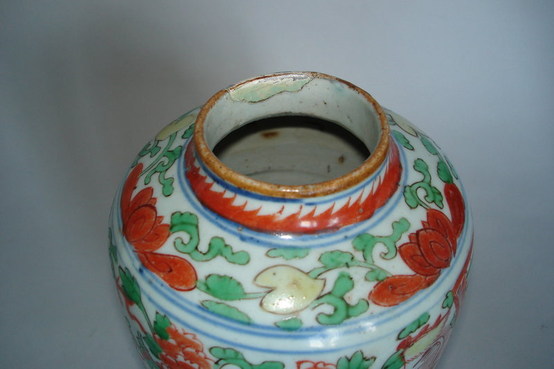 Eary 17th Century Late Ming Dynasty Wucai Phoenix Jar