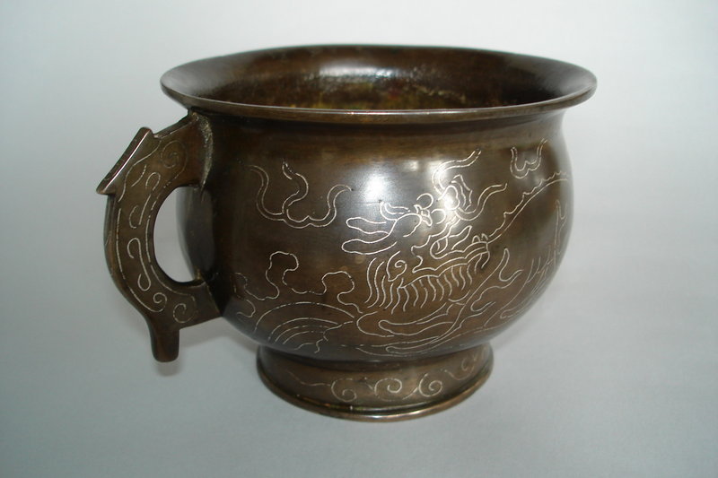 Rare early 17th Century 'Shi Sou' Bronze Censer - c 1600 to 1650