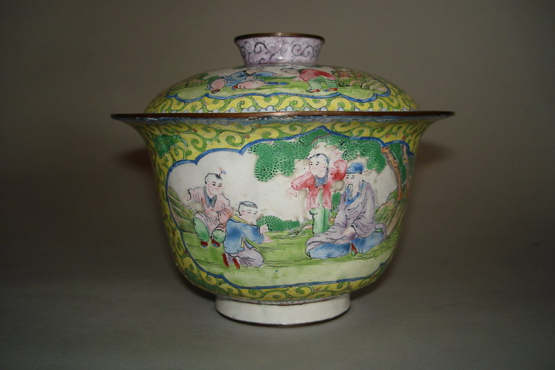 Fine 18th Century Canton Enamel Bowl & Cover - Qianlong