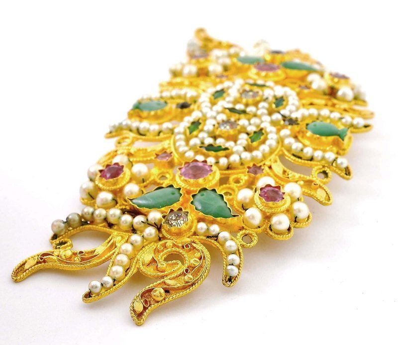 Chinese Openwork 22K Gold Gems-Inlaid Ornament Mk