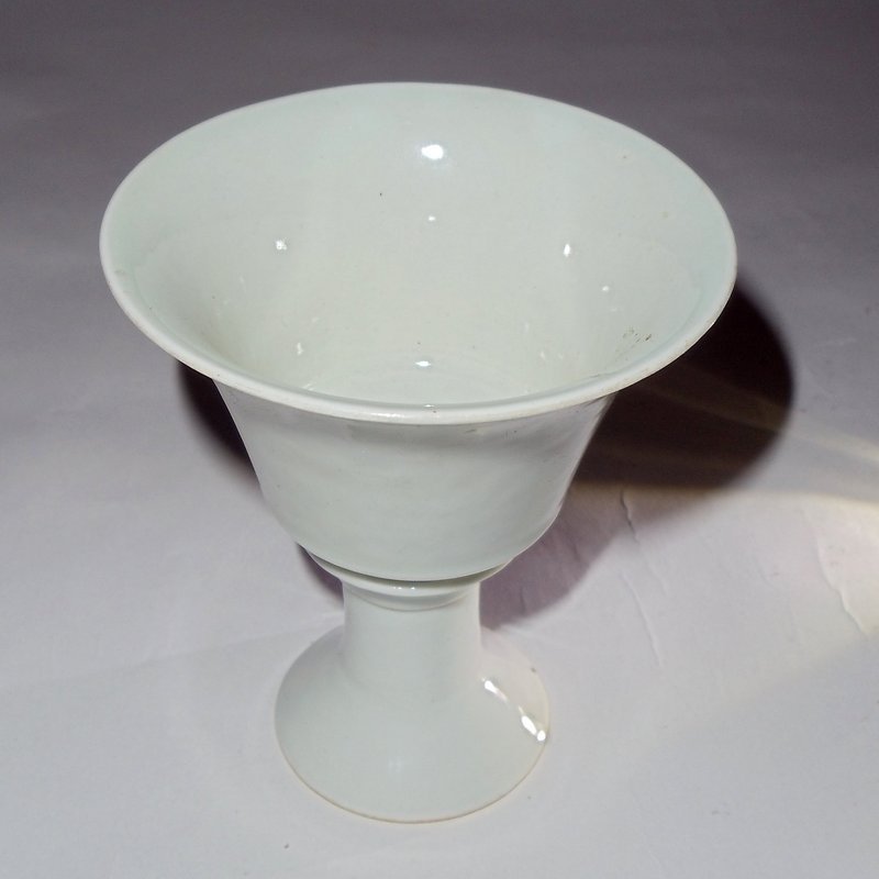 A Rare and Exquisite Yuan-Styled Rotating Stem-Cup