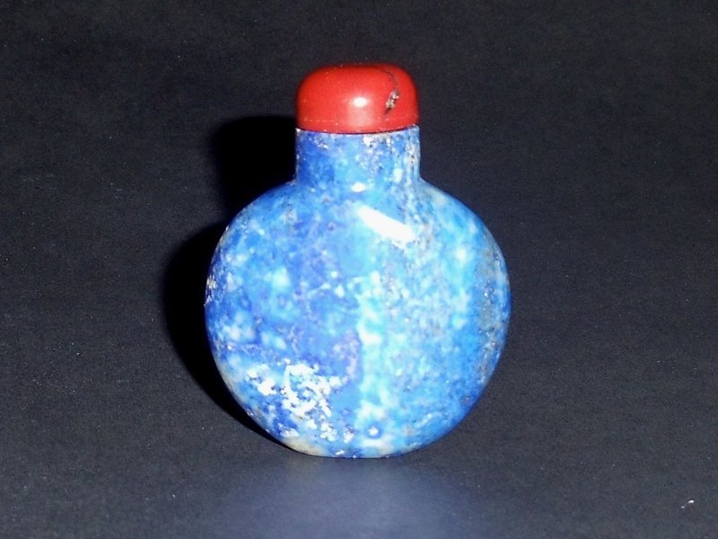 A Rare Snuff bottle Made of Lapis Lazuli