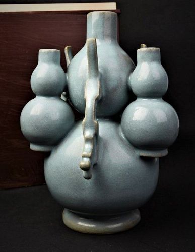 An Exquisite Sky-Blue Gazed Ruyao Multi-Gourd Vase/Three Belt-Handles