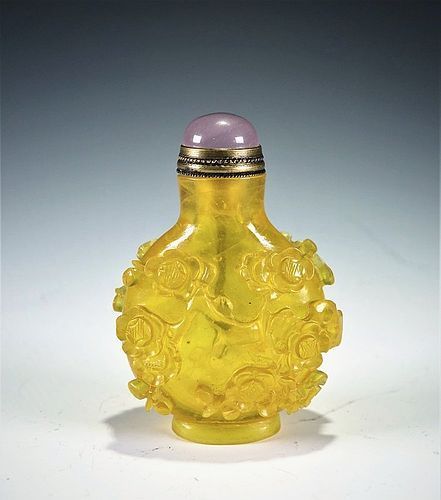 A Chinese Yellow Peking Glass Snuff Bottle - 18th Century