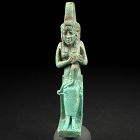Ancient Egyptian Fayence stature of Isis with Horus child 12,5cm.