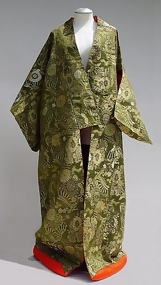 Elegant Antique Japanese Wedding Kimono Uchikake Gown