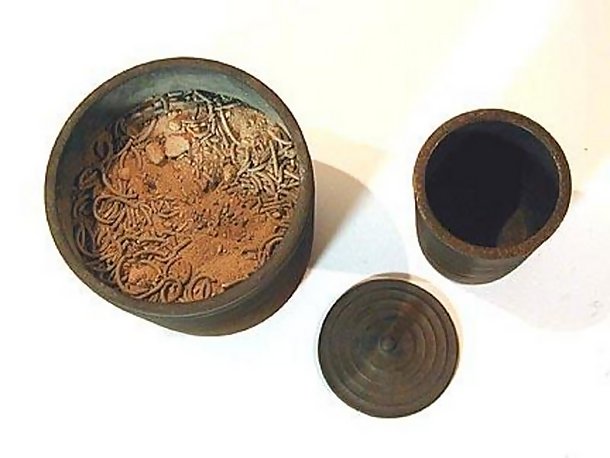 Antique Japanese Smoker's Set with Makie