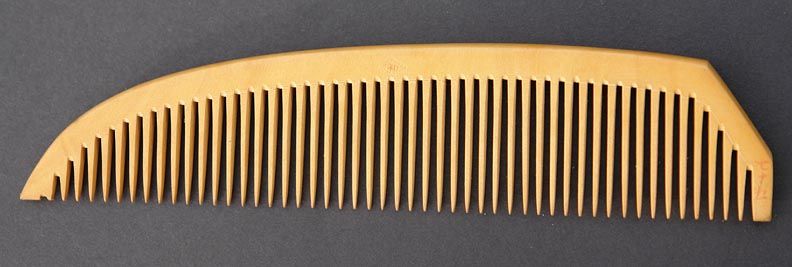 Japanese Tsuge wood sukashi-bori hair combs pin set