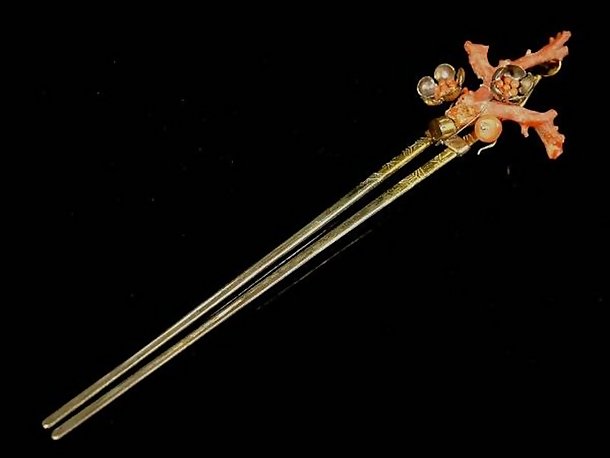 Japanese Antique Kanzashi Hairpin with Large Red Coral
