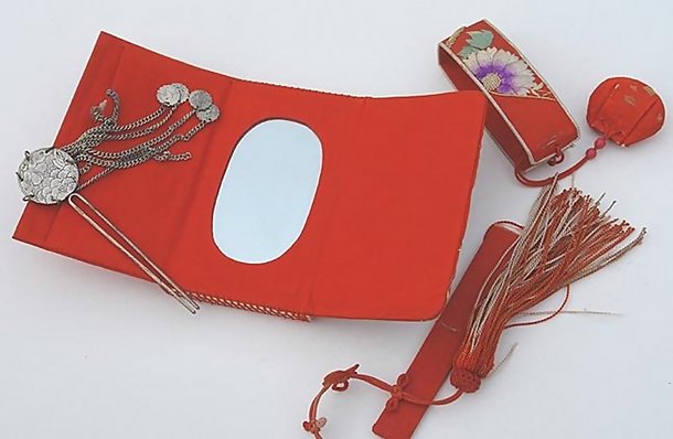 Red Antique Japanese Tissue Holder with Kanzashi