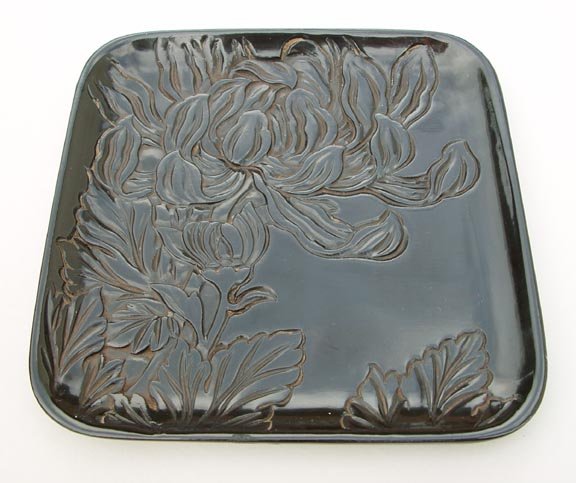 Japanese Urushi Lacquer Plates with Chrysanthemums