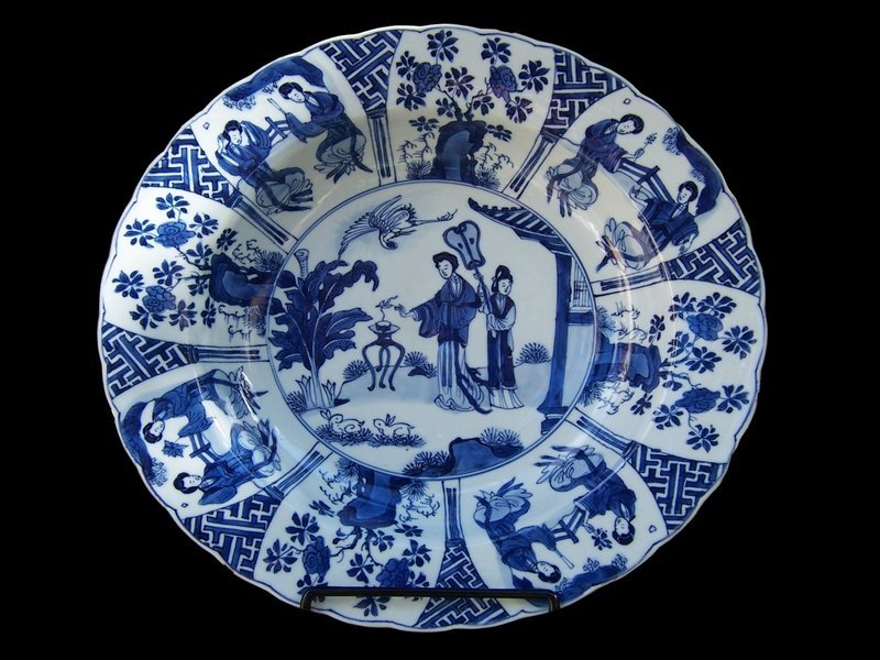 A Superb Kangxi Mark and Period Charger, 1662-1722