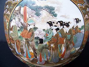A Superb and Large Satsuma Tea Caddy, Meiji 1868-1912