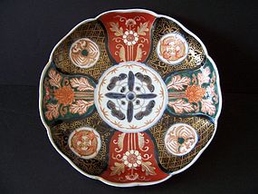 A Good Meiji Period (1868-1912) Imari Dish