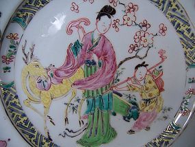 A Fine Rose-Verte Dish, Yongzheng Period (1723-1735)
