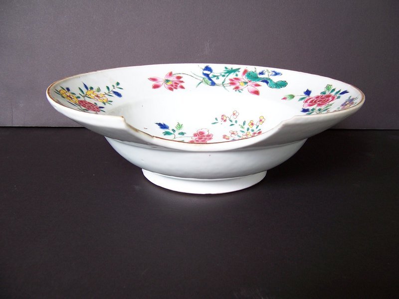 A Famille Rose Barber's Bowl, Yongzheng (1723-1735)