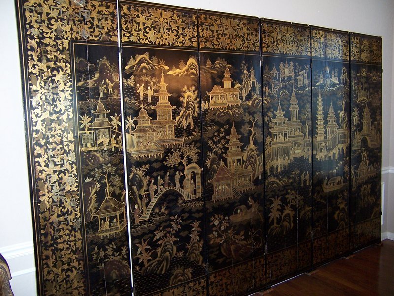 An Eight-Panel Gilt Lacquer Export Screen, 19th century