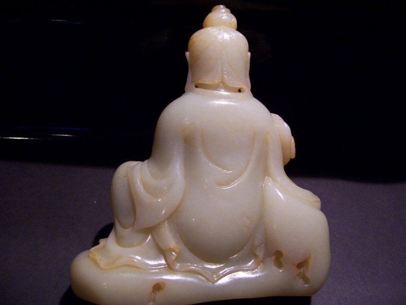 A Fine Carved Jade Guanyin, late 19th- early 20th cent