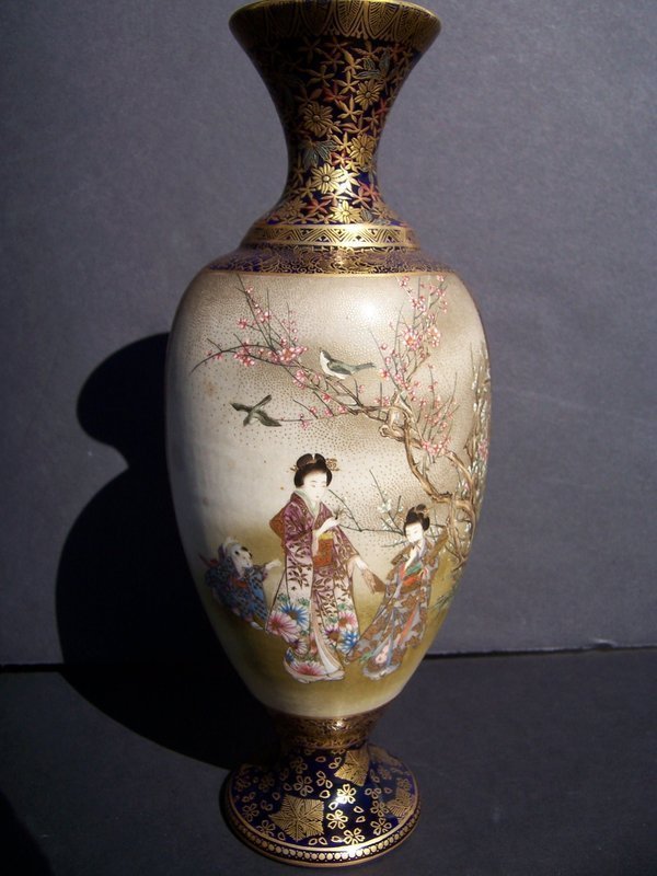 A Superb Kinkozan Satsuma vase, Meiji Period 1868-1912