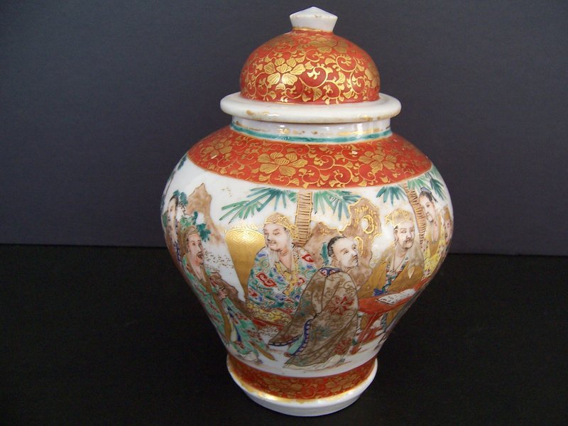 A Good Japanese Kutani Jar, Meiji Period 1868-1912