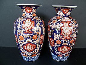 A Fine Pair of Japanese Imari Vases, Meiji 1868-1912