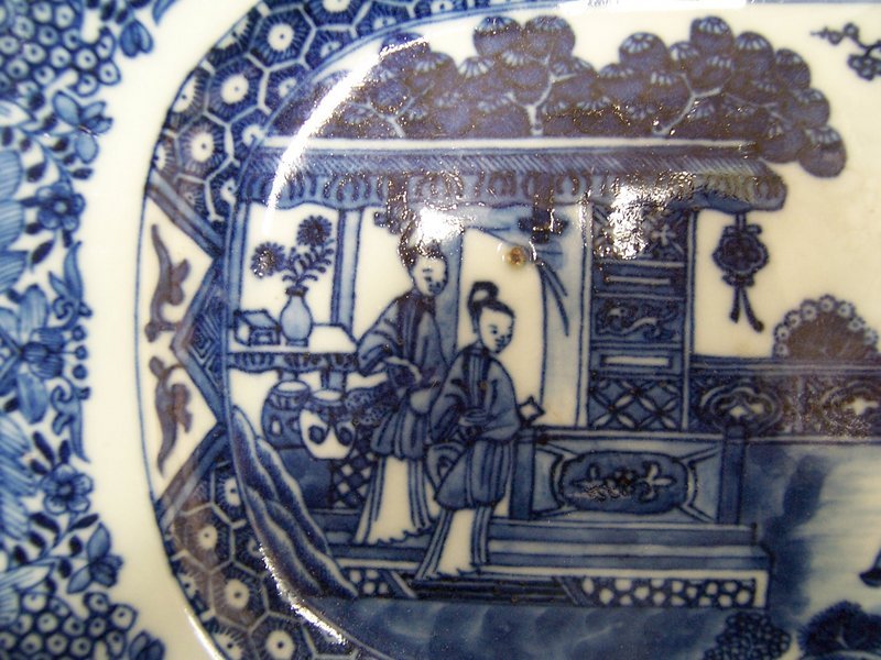A Fine Qianlong (1736-1795) Blue and White Tureen Base