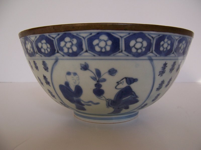 Rare Japanese Edo Bowl (1700-1730) in Chinese Style