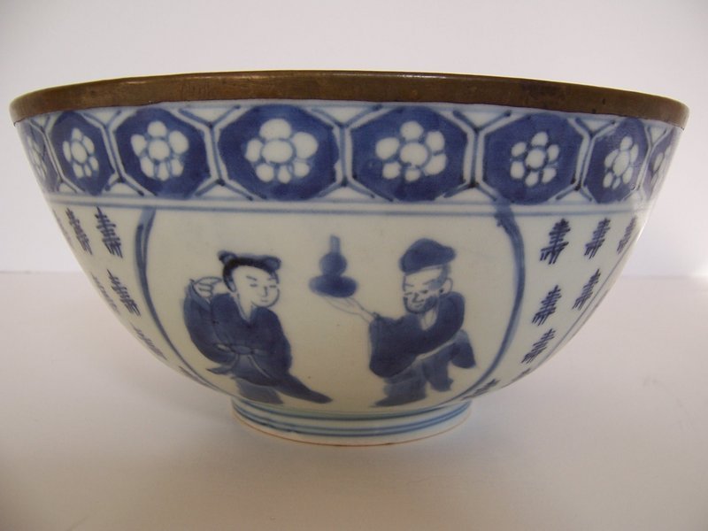 Rare Japanese Edo Bowl (1700-1730) in Chinese Style