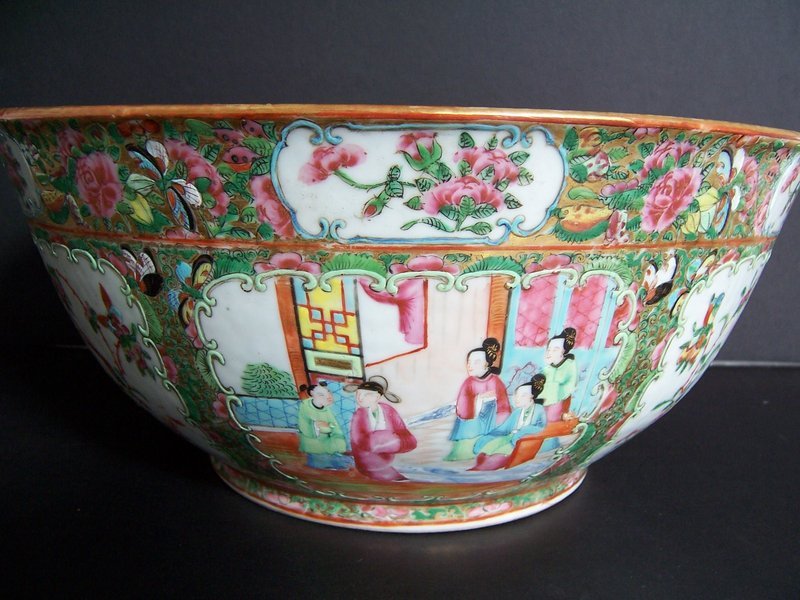 A Very Fine Rose Medallion Punchbowl, Mid-Late 19th