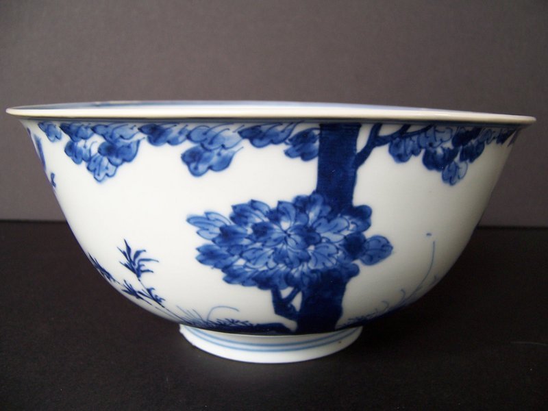A Very Fine Kangxi Period (1662-1722) Phoenix Bowl