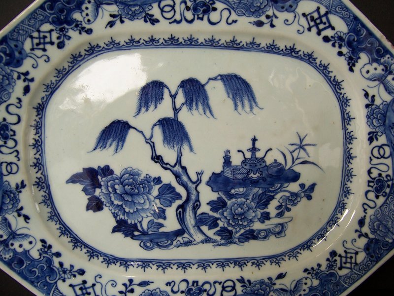 An Unusually Fine Qianlong (1736-1795) Meat Platter