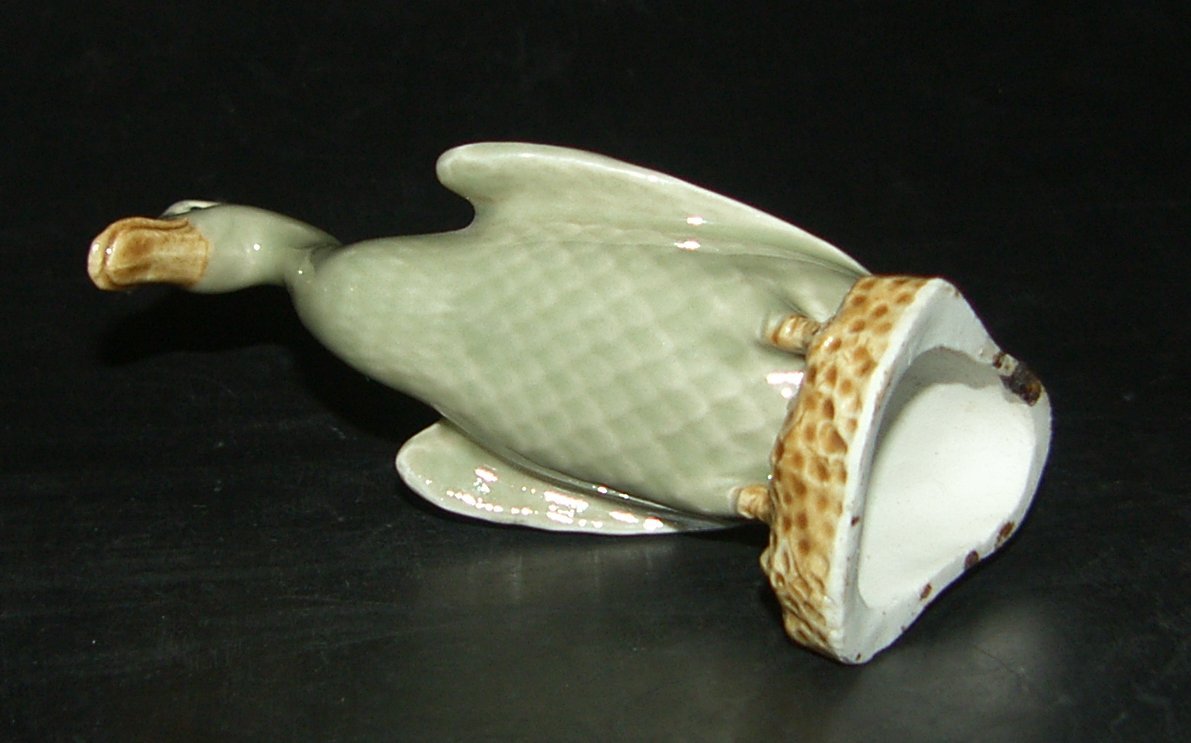 Chinese Porcelain Duck, Republic 1912 - 1949