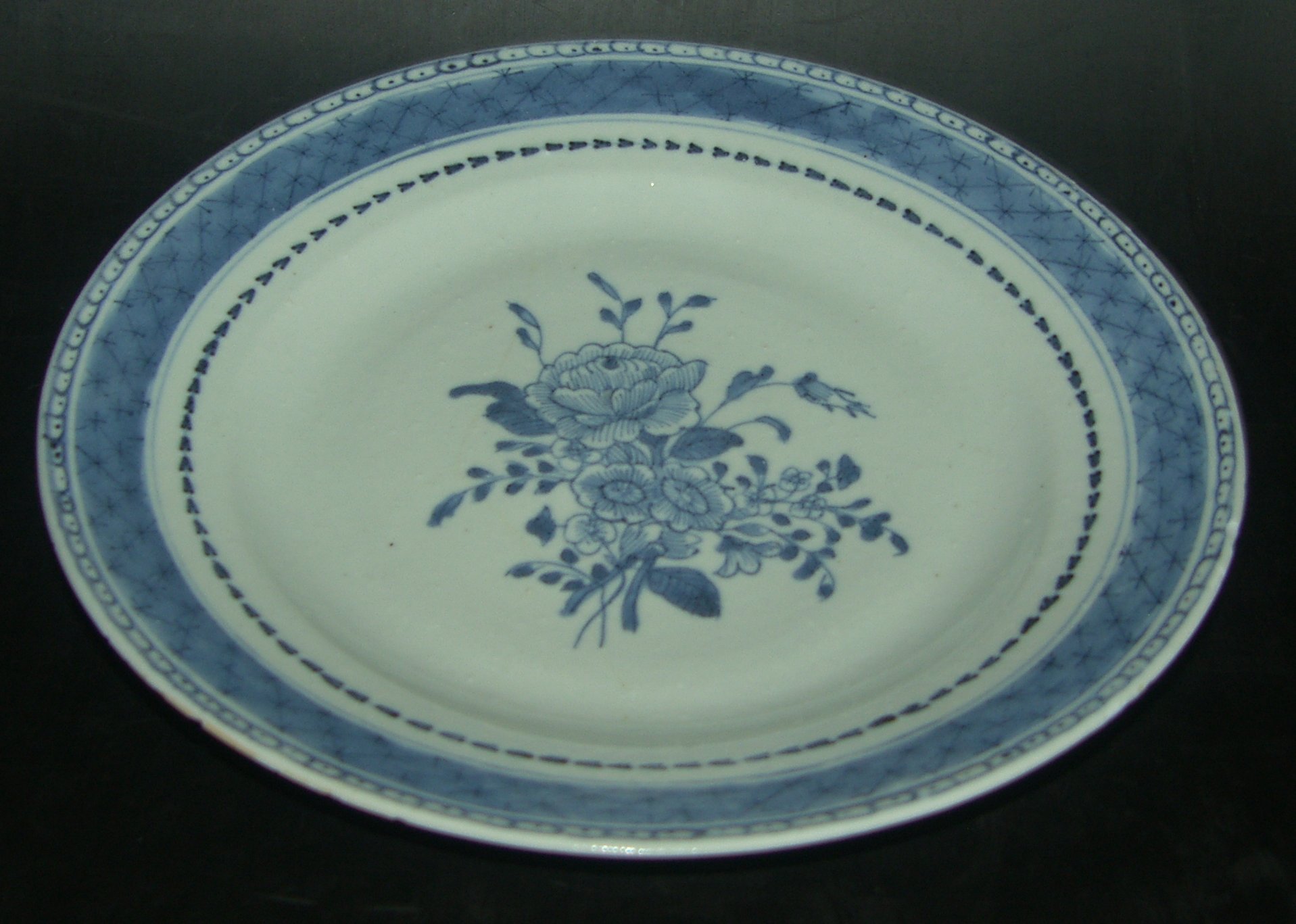Blue and white plate, Qianlong ( 1736 - 1795 )