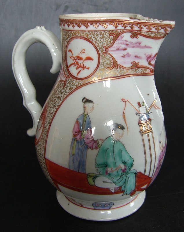 Milk jug in mandarin porcelain, Qianlong (1736 - 1795)