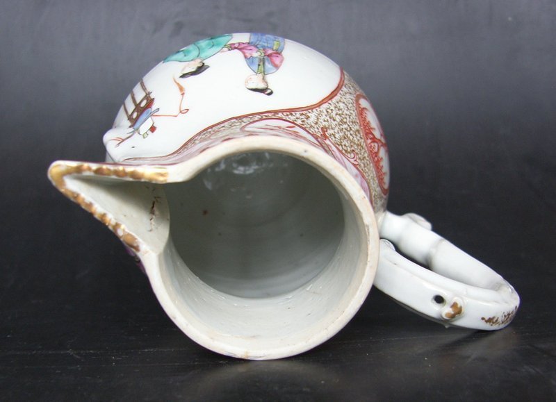 Milk jug in mandarin porcelain, Qianlong (1736 - 1795)