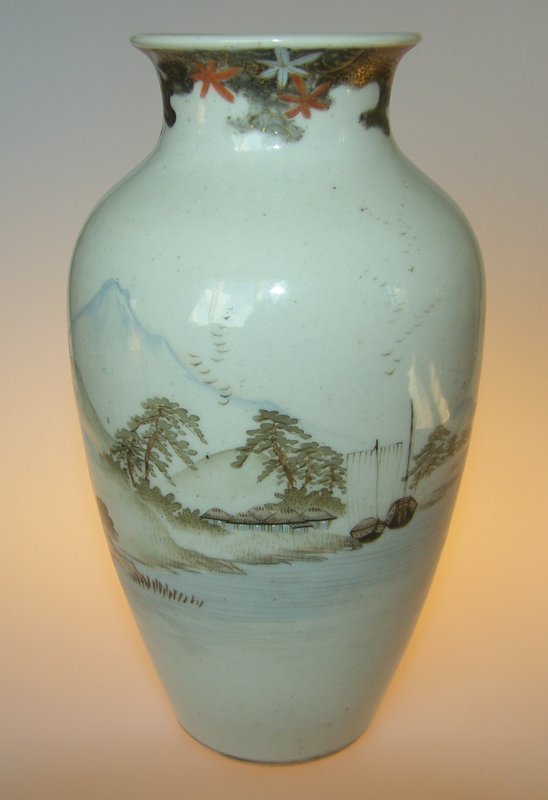 Fine decorated vase, Japanese